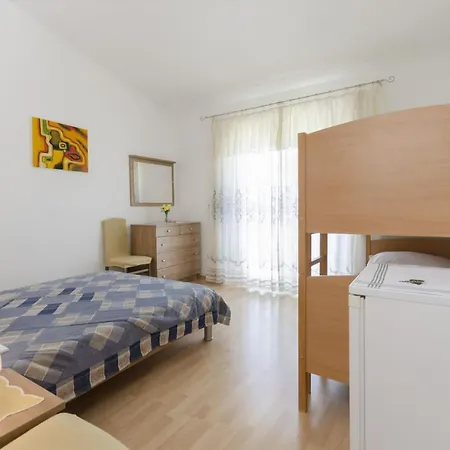 Branimir Guest house 3*